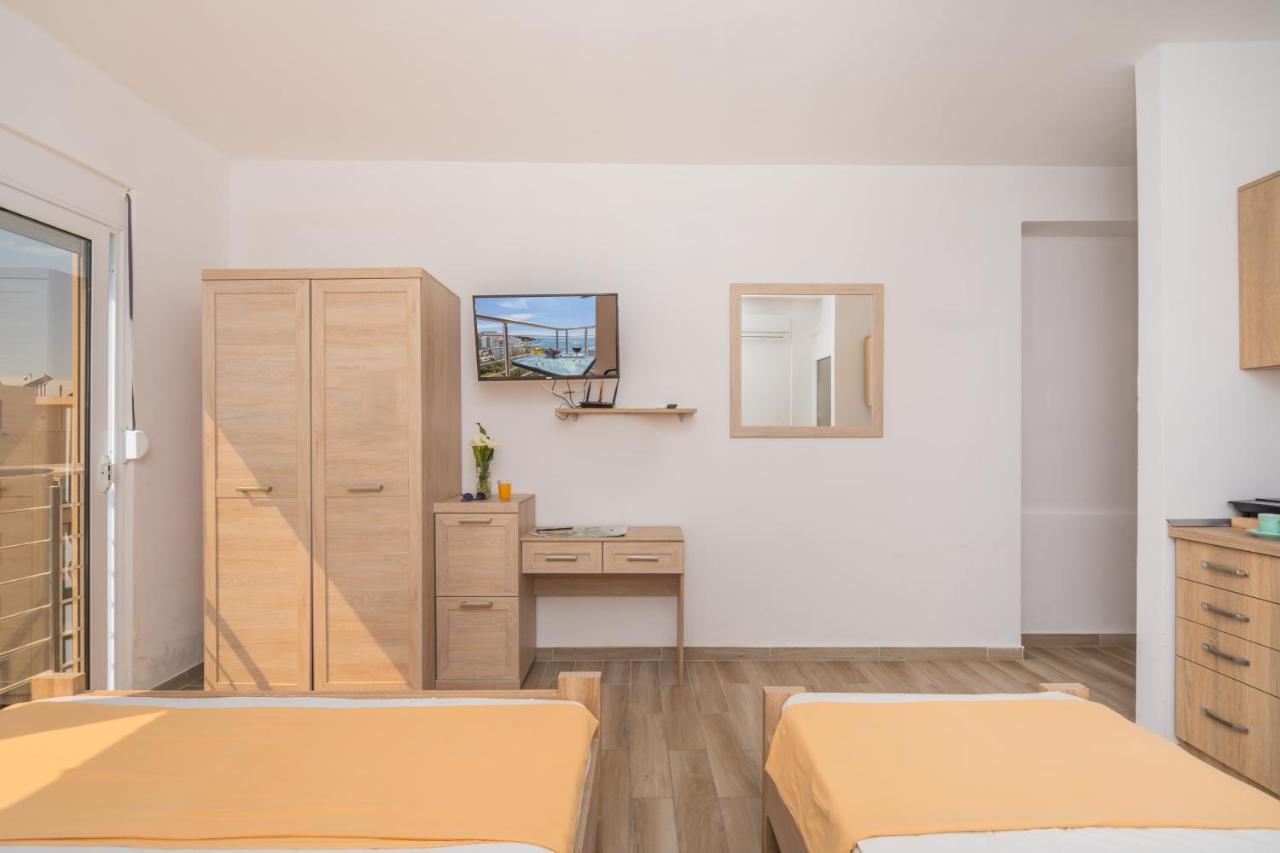 Apartments Dobra Voda Exterior photo